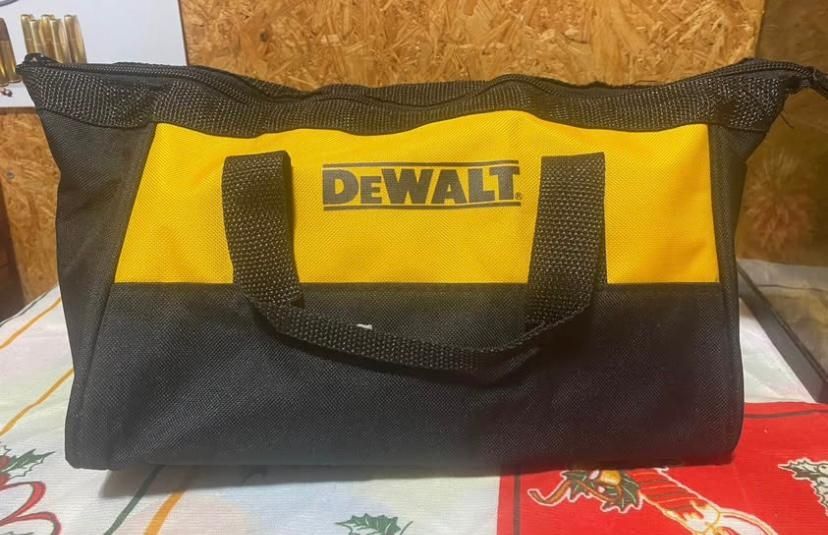 Laser dewLt 12 linhas auto nivelante