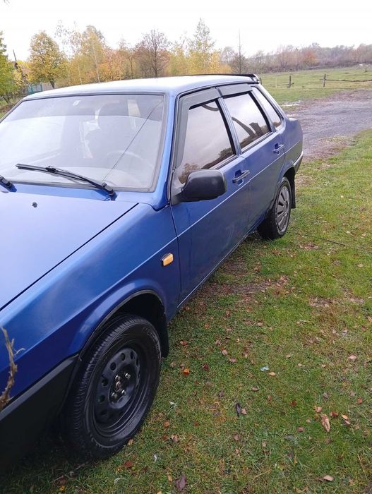 Автомобіль Ваз 2199