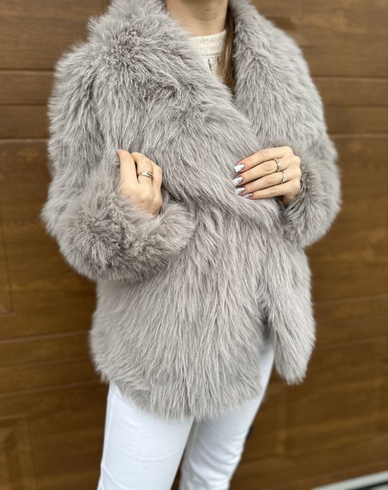 Жіноча пухнаста еко шуба з довгим ворсом Тибетської Лами напівшубок