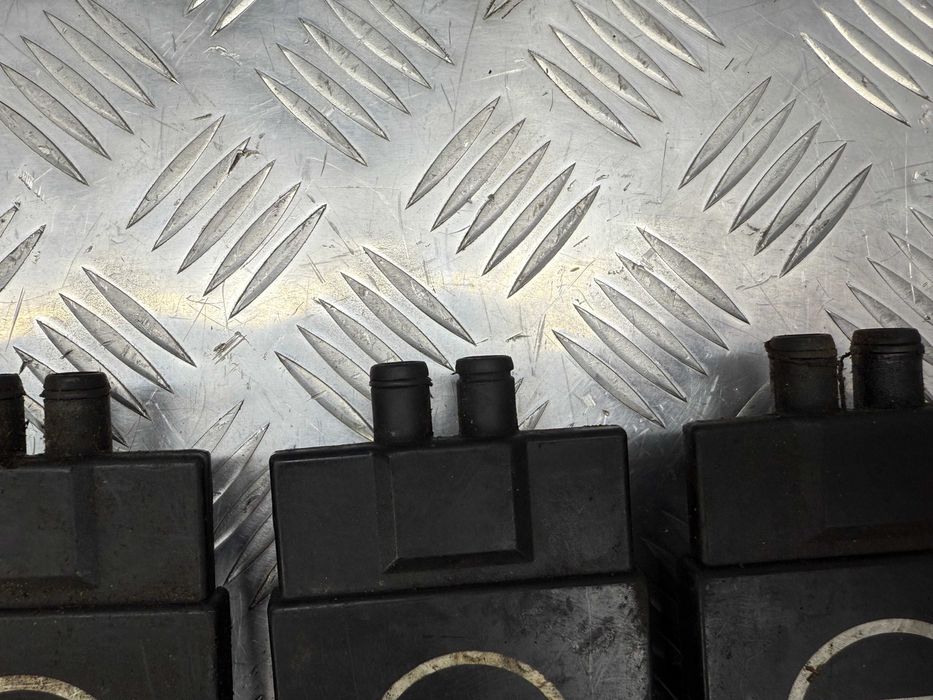 Вакуумный клапан Тройник  Opel Omega B 2.5 X25XE 90501043