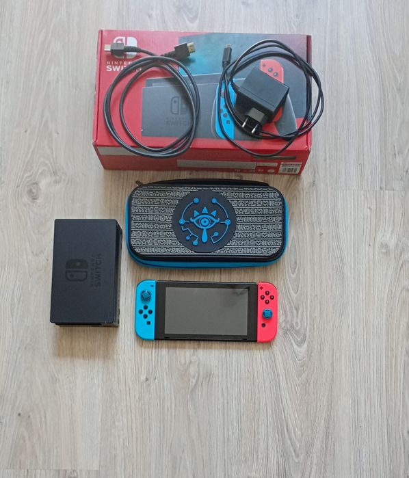 Konsola Nintendo Switch + akcesoria
