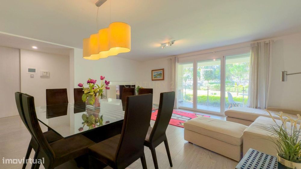 Luxuoso Apartamento T3 com 3 suítes e garagem box de Luxo no Condomíni