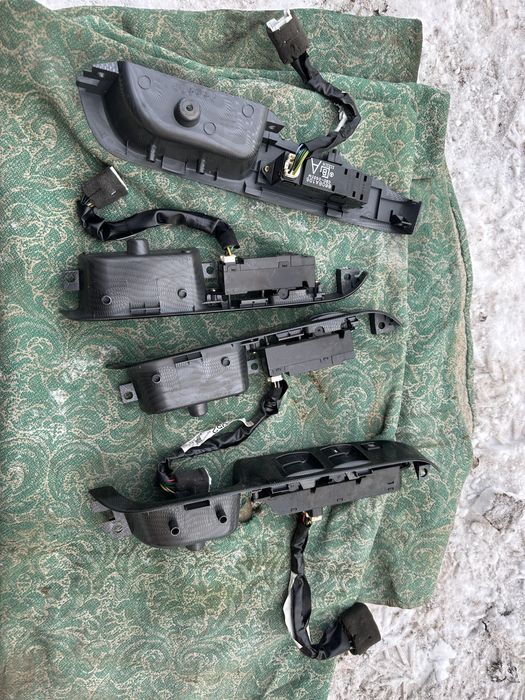 Блоки кнопок склопідйомника Mitsubishi Outlander 1