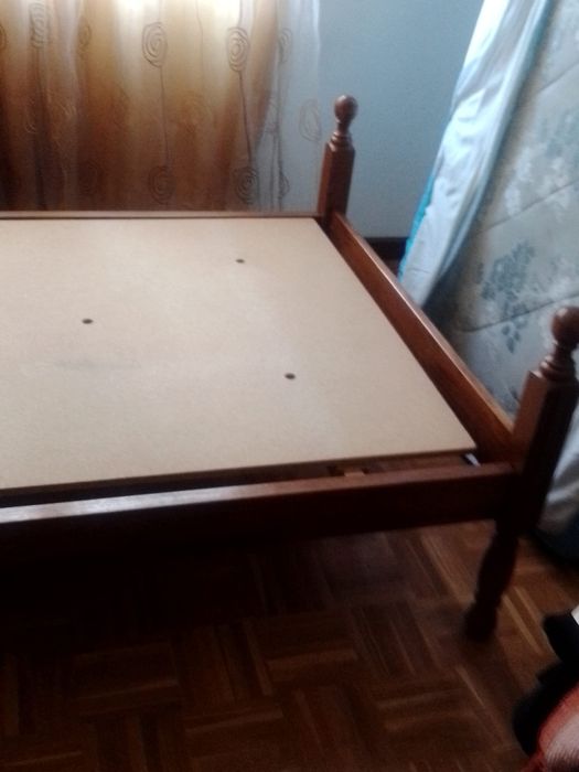 Cama solteiro + Mesinha de cabeceiro