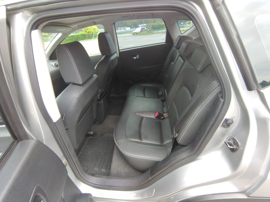 Nissan Qashqai   srebrny metalik