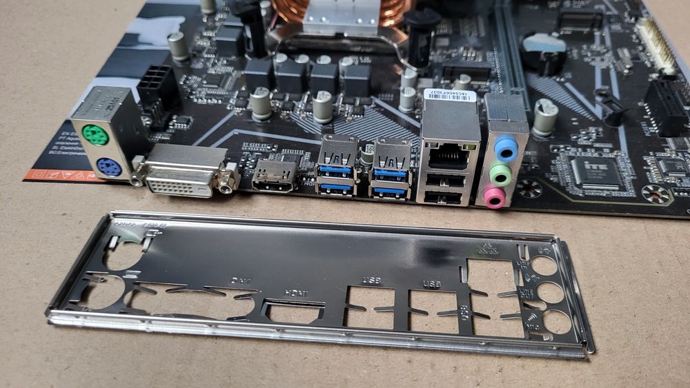 Комплект i5 11400F+ Gigabyte B560M-Power+16gb ddr4 +Башня Socket 1200