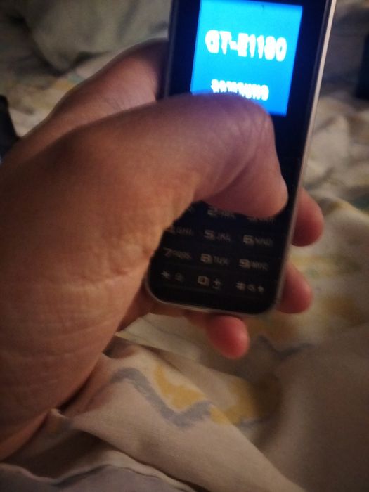 Telemóvel Samsung teclas antigo usado