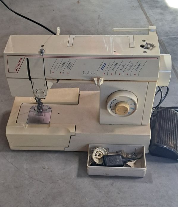 Maszyna do szycia Singer 5805 C