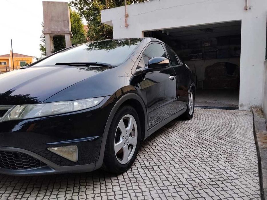 Vendo HONDA CIVIC 5DR 6 velocidades de 2009