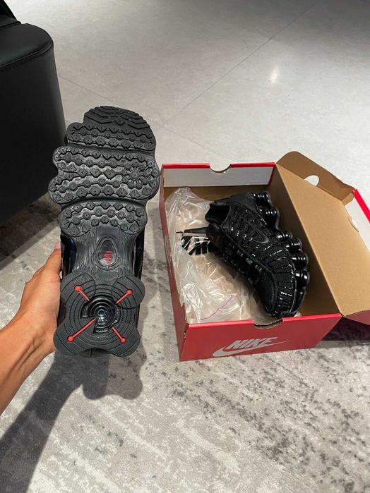 ButyDamskie Nike_Shox_TL_Black_Uniseks R.43