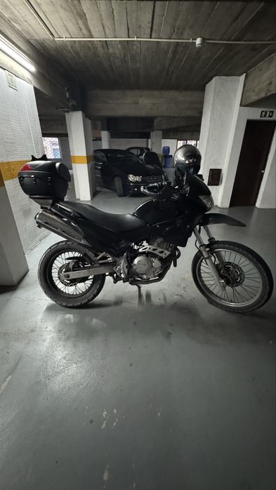 Honda NX4 Falcon 400cc (2004) - Preta