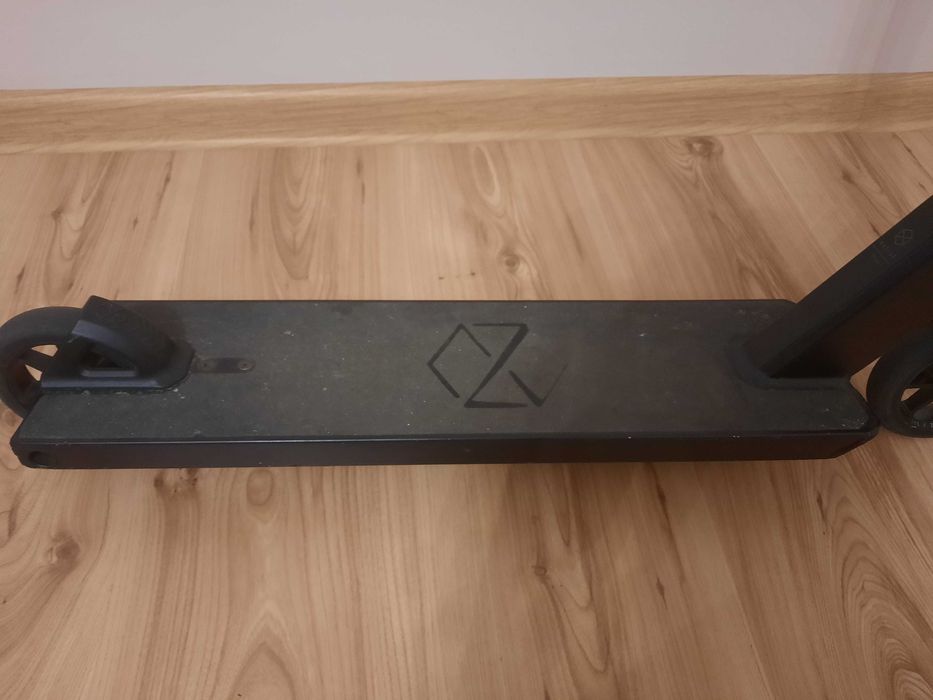 Hulajnoga Native Steam - czarna