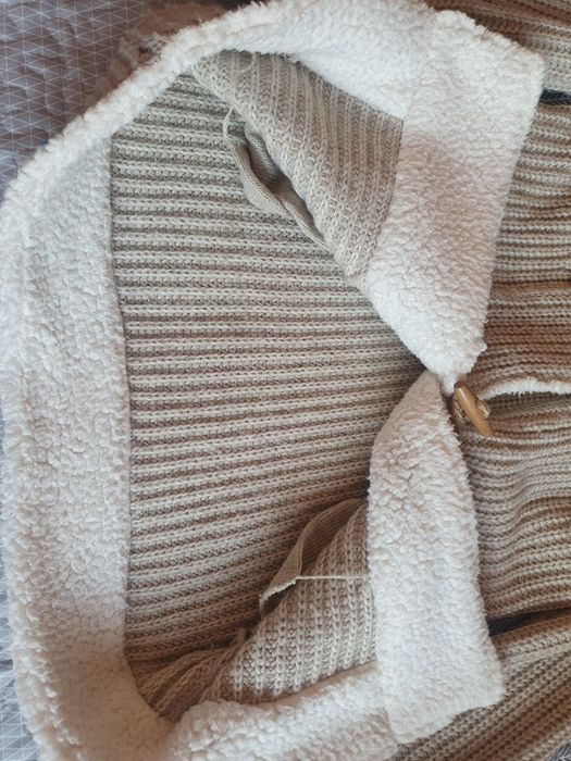 Długi sweter Zara Knit beżowy bodrysówka