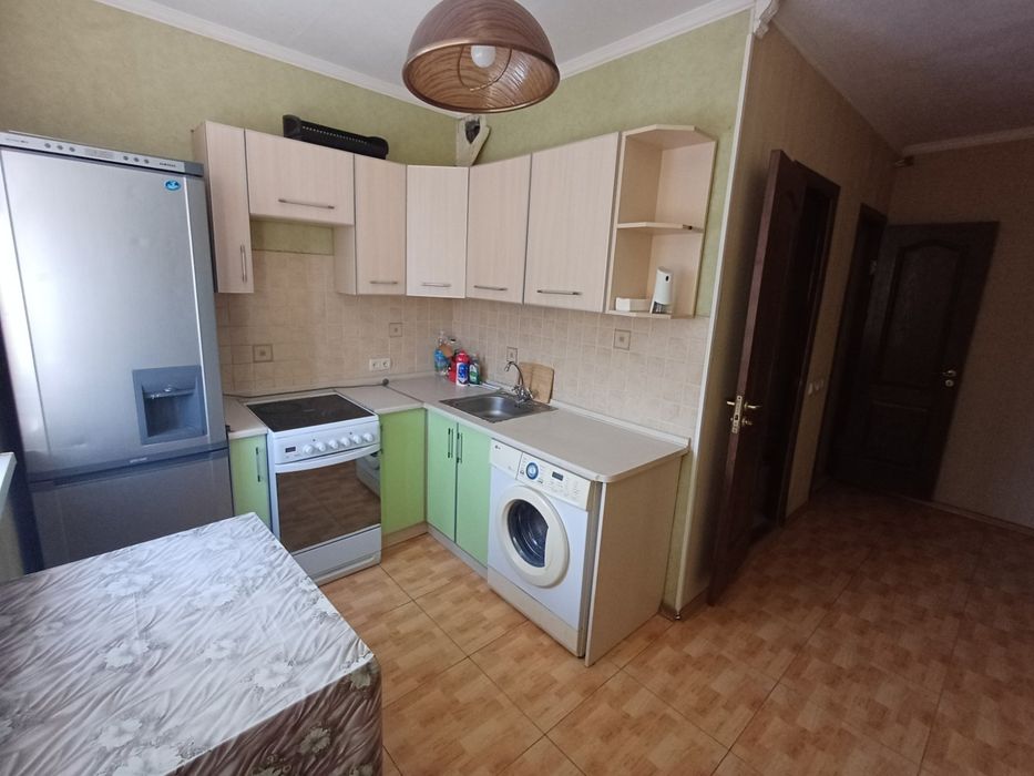 Продам 2 к кв на Роганском ж/м  6/16