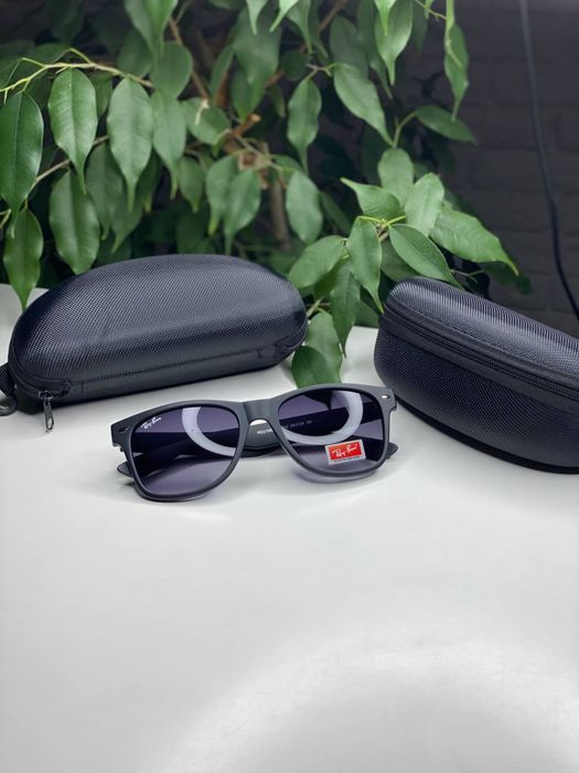 Сонцезахисні окуляри Ray Ban Wayfarer чоловічі UV400 чорні