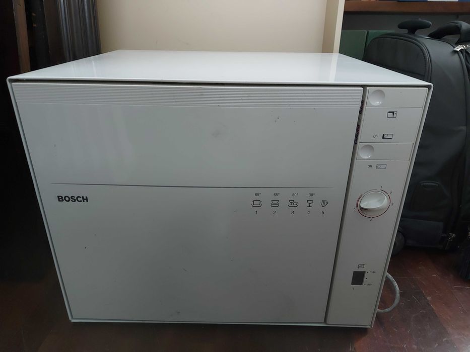 Máquina de lavar loiça compacta Bosch