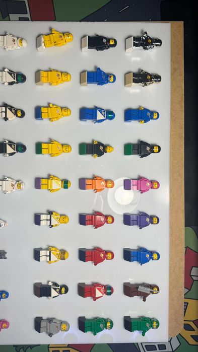 Lego spaceman sp130 Classic Space - Orange with Air Tanks and Helmet