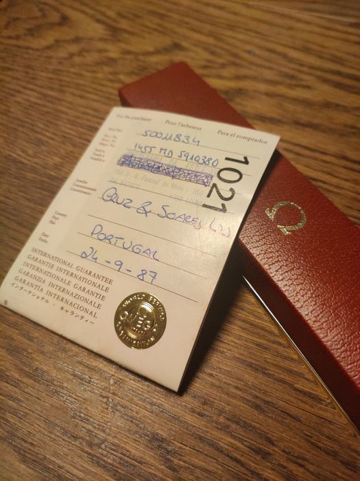 Omega De Ville quartz de 1987 com caixa original e documentos