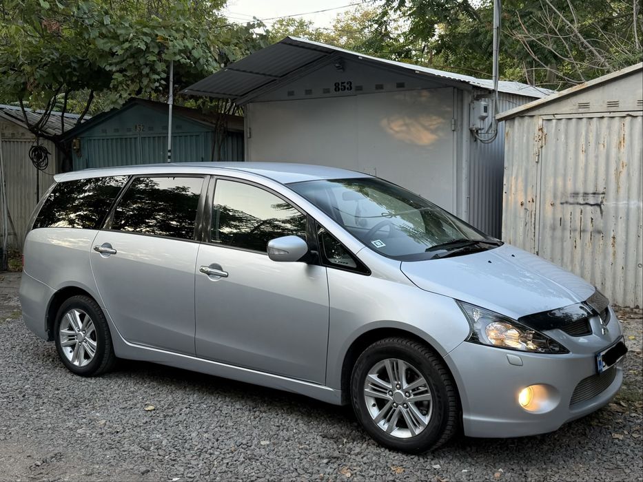 Mitsubishi Grandis, 2.0TDI, 6 передач, 7 мест, обслужен!