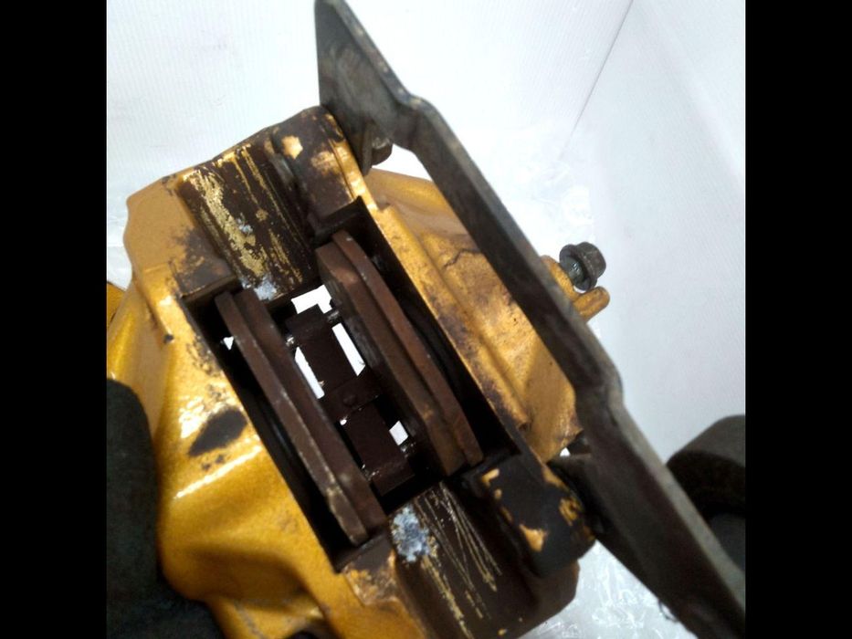 Zaciski Brembo STI złote Subaru