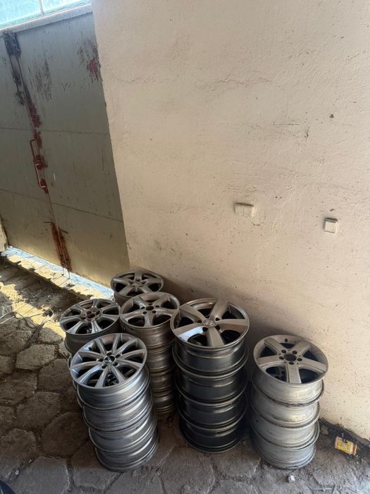 Koła alufelgi felgi aluminiowe 38 kompletów pakiet hurt opony