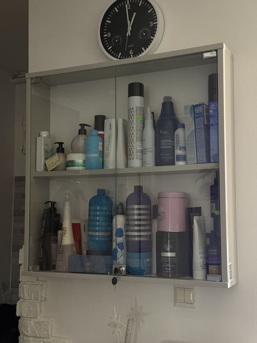 Вітрина, поличка скляна для салону