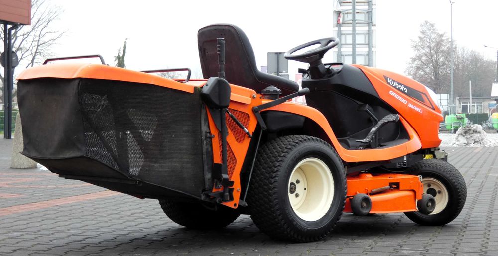 Traktorek kosiarka KUBOTA GR2100 Diesel 4x4 (081208.5) - Baras