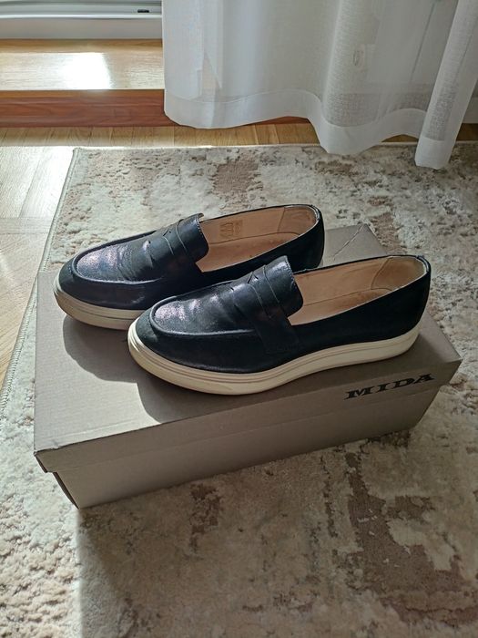 Продам туфли /лоферы МИДА кожа
