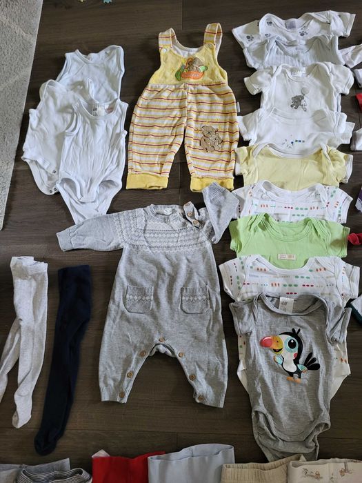 46szt paka ubrań rozmiar 62 dziewczynki unisex długie krótkie rękawy