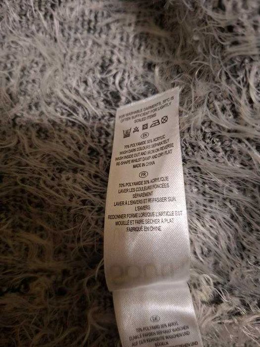 Жіночий светр south