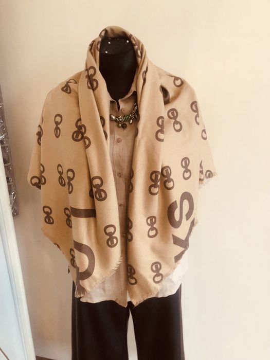 Wolfgang Joop szal chusta