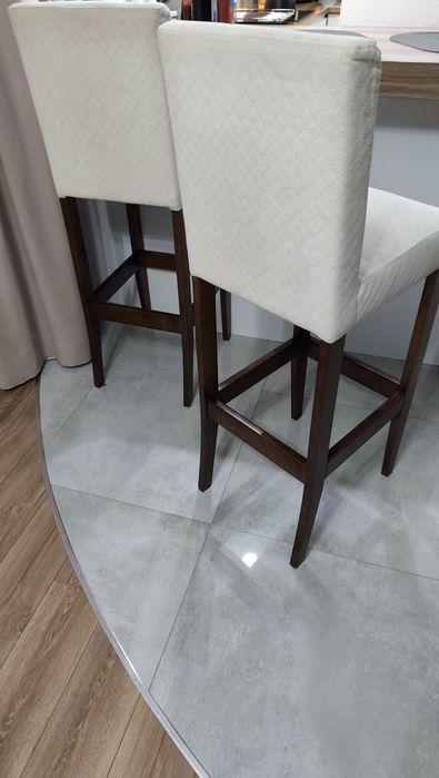 Hokery krzesła barowe