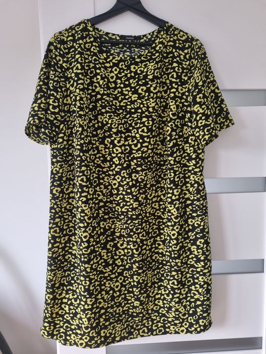 Sukienka czarna w limonkowa panterkę rozm.44