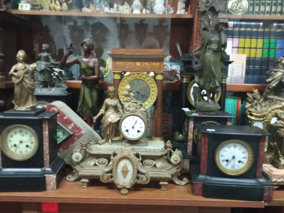 Itens disponíveis. vários preços, vários tamanhos, vários modelos.