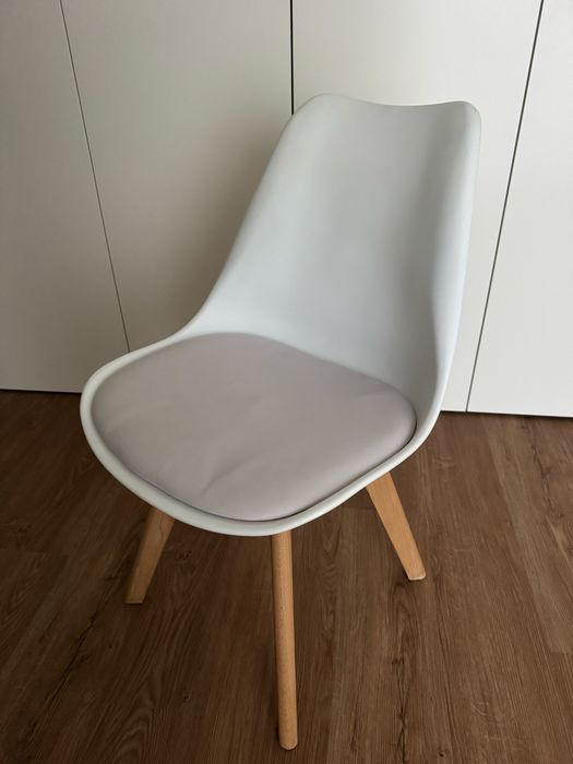 Secretária Hemnes IKEA + cadeira