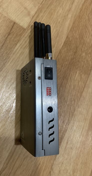 портативний універсальний глушник GSM, GPS, WiFi