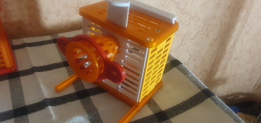 Трутневловлювач уловитель роя  пчёлы..