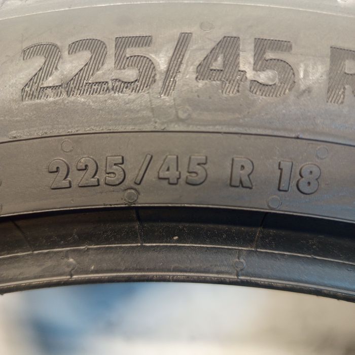 225/45R18 Continental Winter contact XL