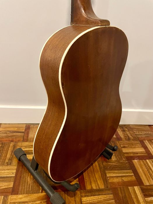 Guitarra J. Castelluccia Paris