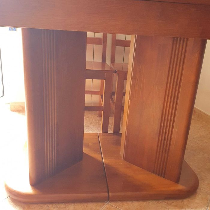 Conjunto mesa retangular com 6 cadeiras em madeira