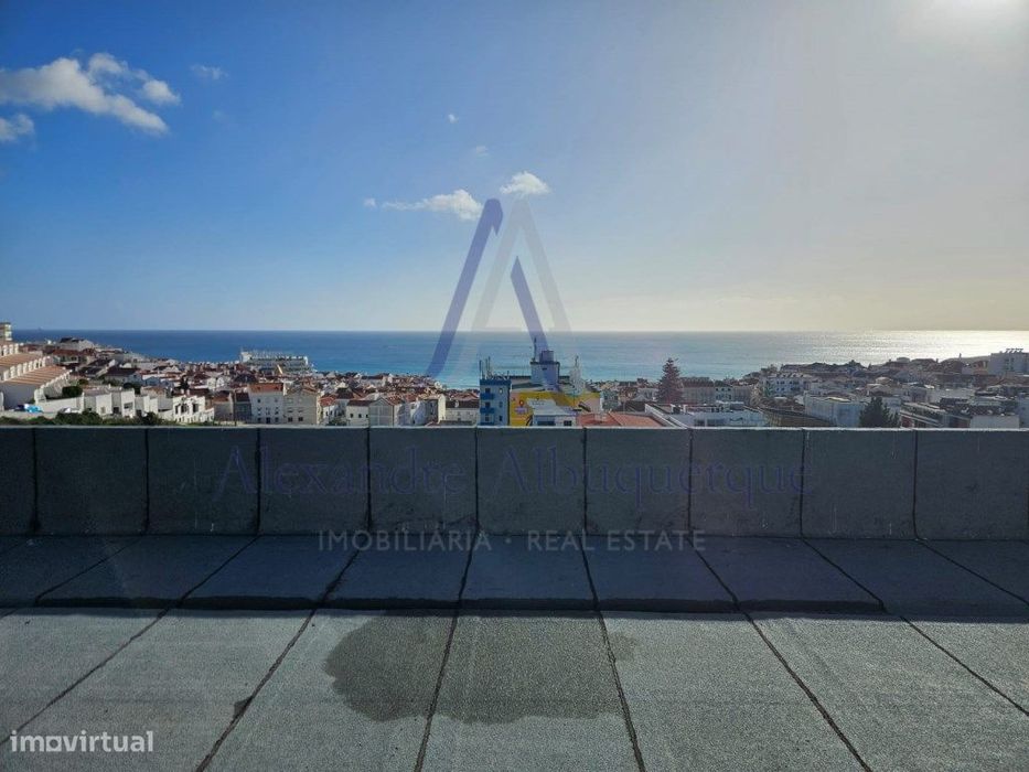 Apartamento T1 com Vista Mar e Terraço na Vila de Sesimbra!