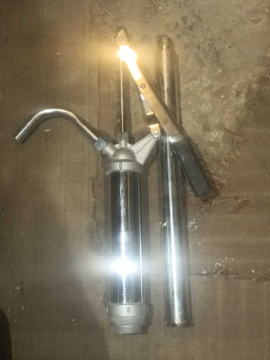 Pompa ręczna do beczek 16 l/min - nowa