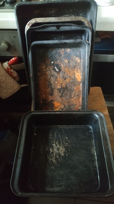 Сковородки и формочки разные