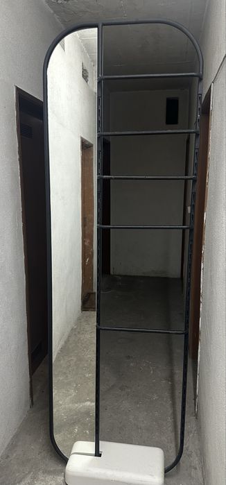 Vendo espelho com barras laterais