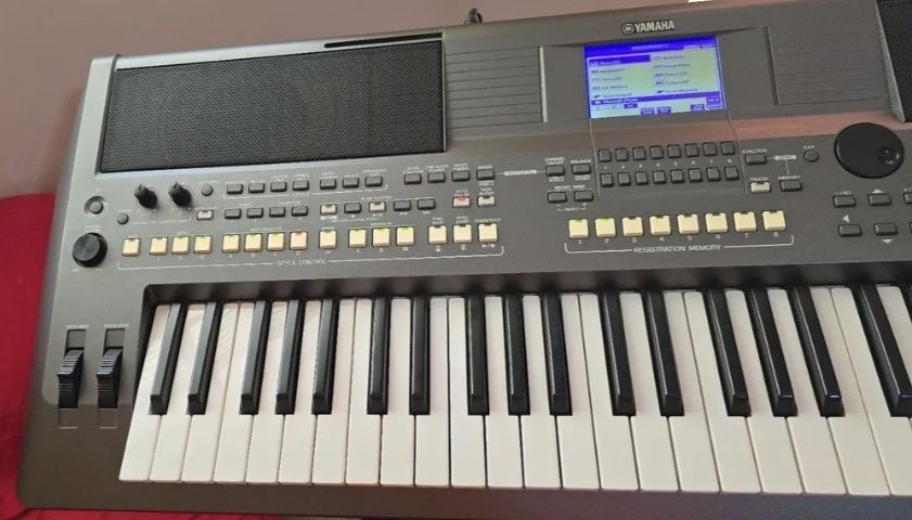 Yamaha psr s 670 venda urgente