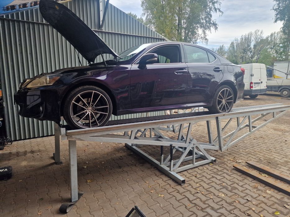 Najazdy samochodowe rampa długie samopoziomujące kanał Warsztat