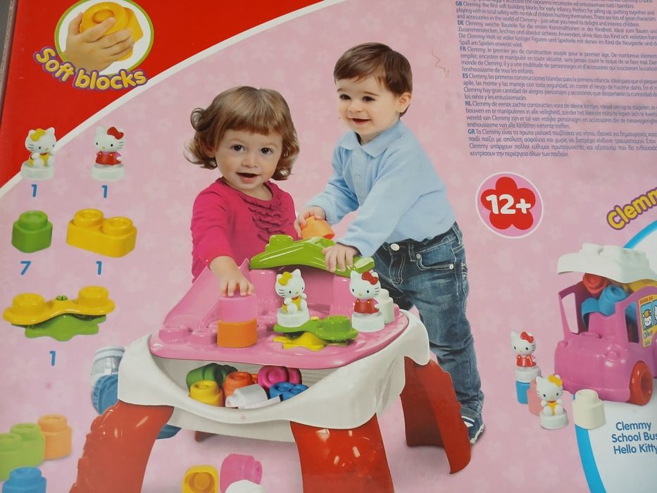 Mesa de atividade, com lego