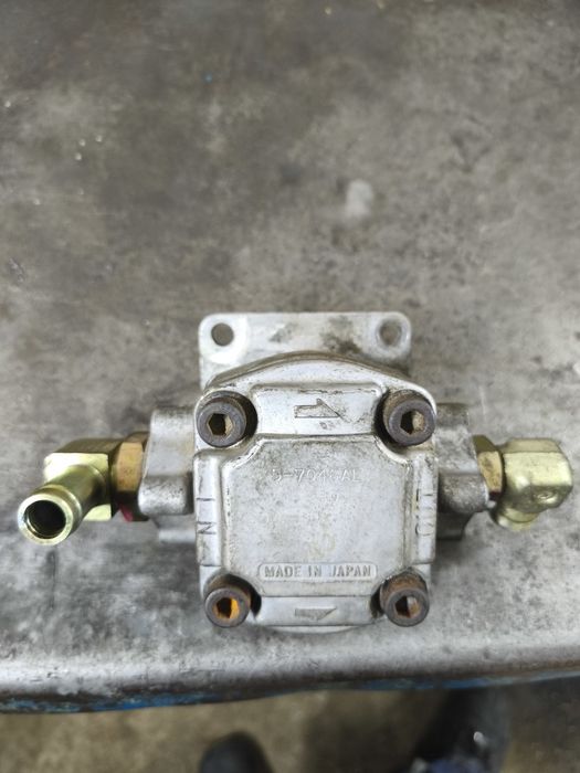 Насос Volvo Mitsubishi s3l2 код 5-7046AL 930