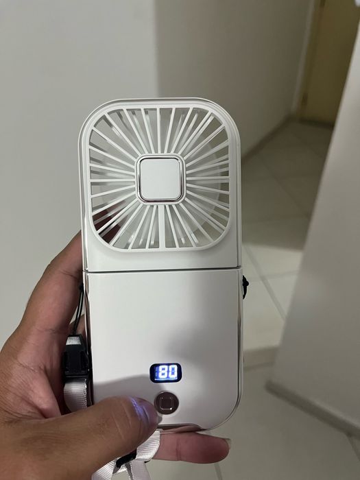 Складаний міні-вентилятор F30 ручний/настільний чотиришвидкісний з дис