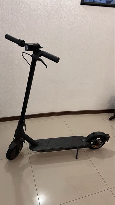 Електросамокат Xiaomi Mi Electric Scooter Pro 2 (чудовий стан)